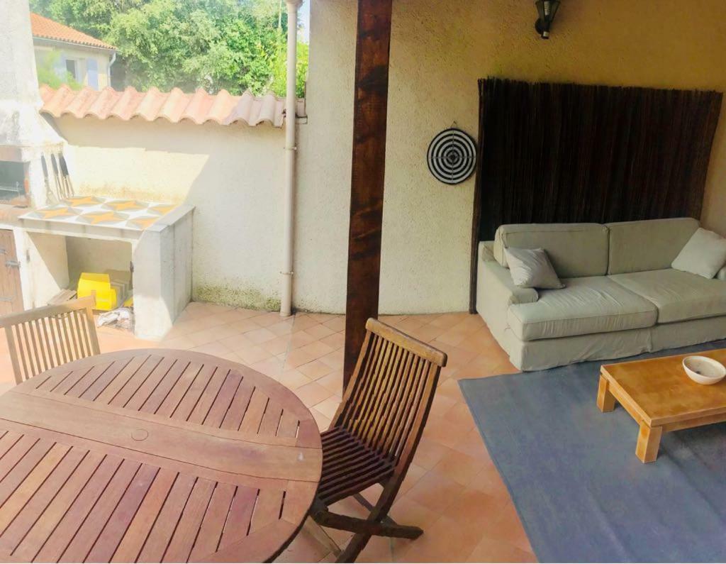 Villa In Provence With Private Pool ลีล-ซูร์-ลา-ซอร์ก ภายนอก รูปภาพ