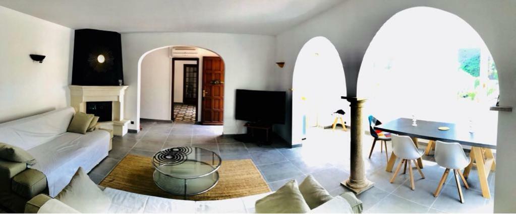 Villa In Provence With Private Pool ลีล-ซูร์-ลา-ซอร์ก ภายนอก รูปภาพ