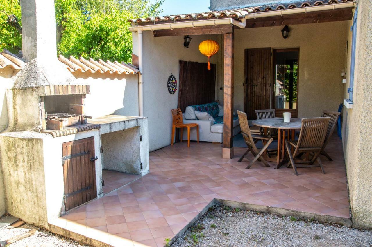 Villa In Provence With Private Pool ลีล-ซูร์-ลา-ซอร์ก ภายนอก รูปภาพ