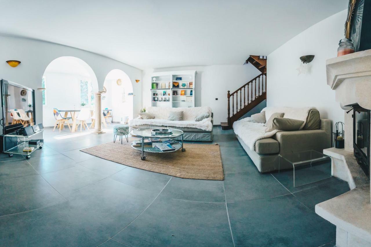 Villa In Provence With Private Pool ลีล-ซูร์-ลา-ซอร์ก ภายนอก รูปภาพ