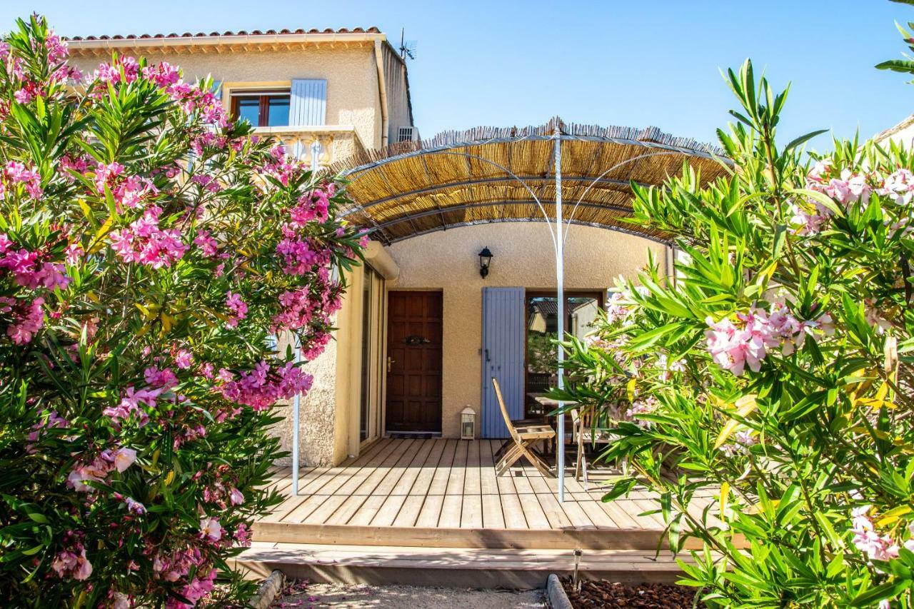 Villa In Provence With Private Pool ลีล-ซูร์-ลา-ซอร์ก ภายนอก รูปภาพ