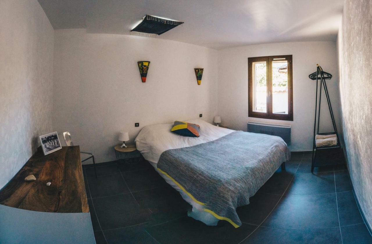 Villa In Provence With Private Pool ลีล-ซูร์-ลา-ซอร์ก ภายนอก รูปภาพ